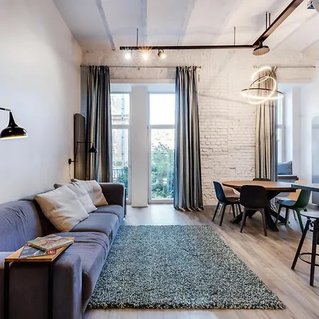 #stayhere - Unique Spacious & Modern 2bdr Upscale Neighbourhood Apartment *