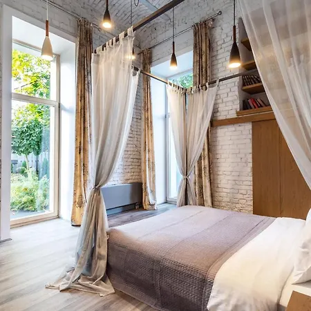 #stayhere - Unique Spacious & Modern 2bdr Upscale Neighbourhood Apartment *